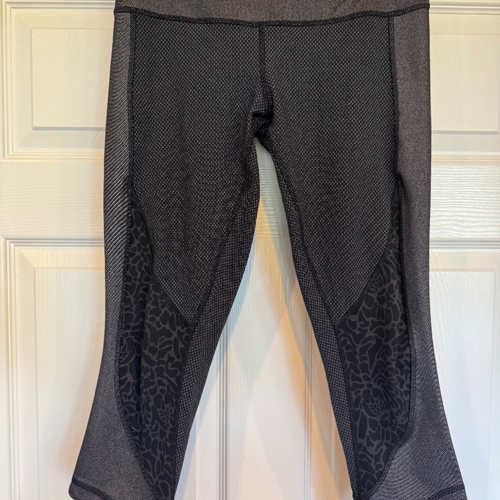 Lululemon size 8 angled crop leggings